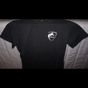 Men’s Alphalete performance top.